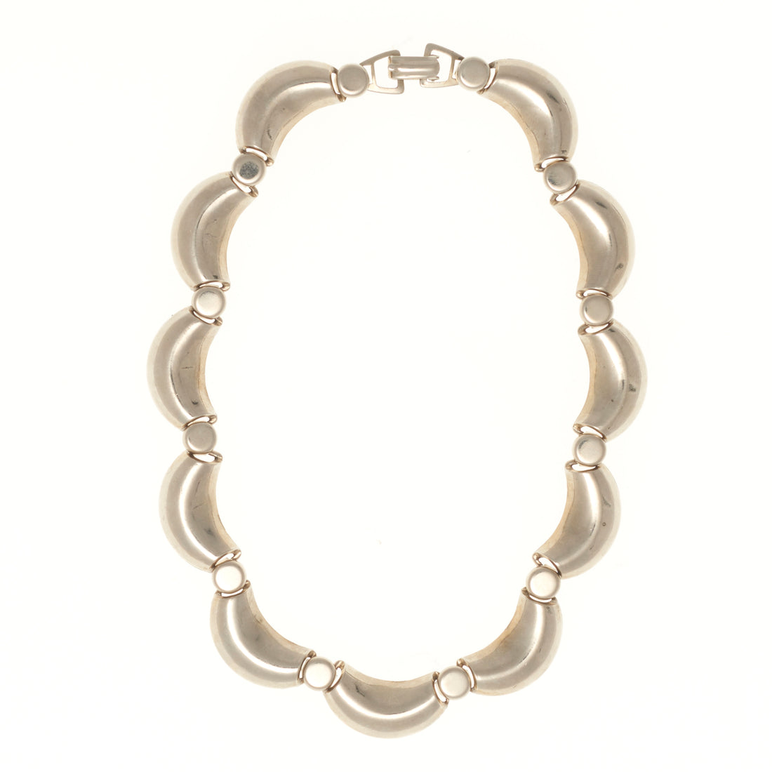 SILVER SCALLOP NECKLACE