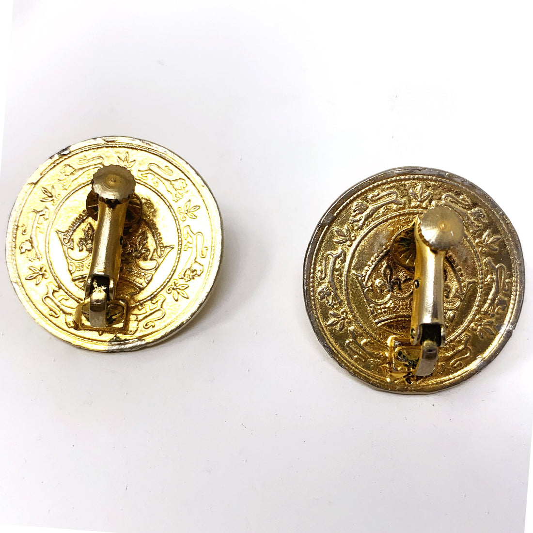 QUEEN COIN EARRING
