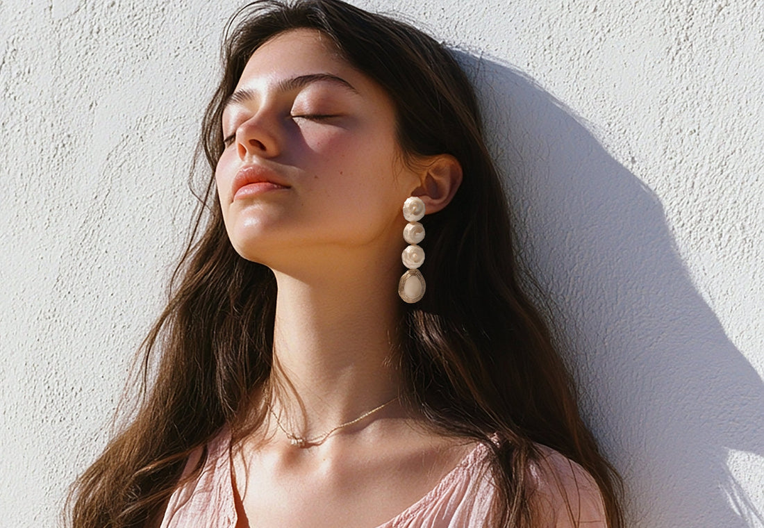 NACRE  EARRING