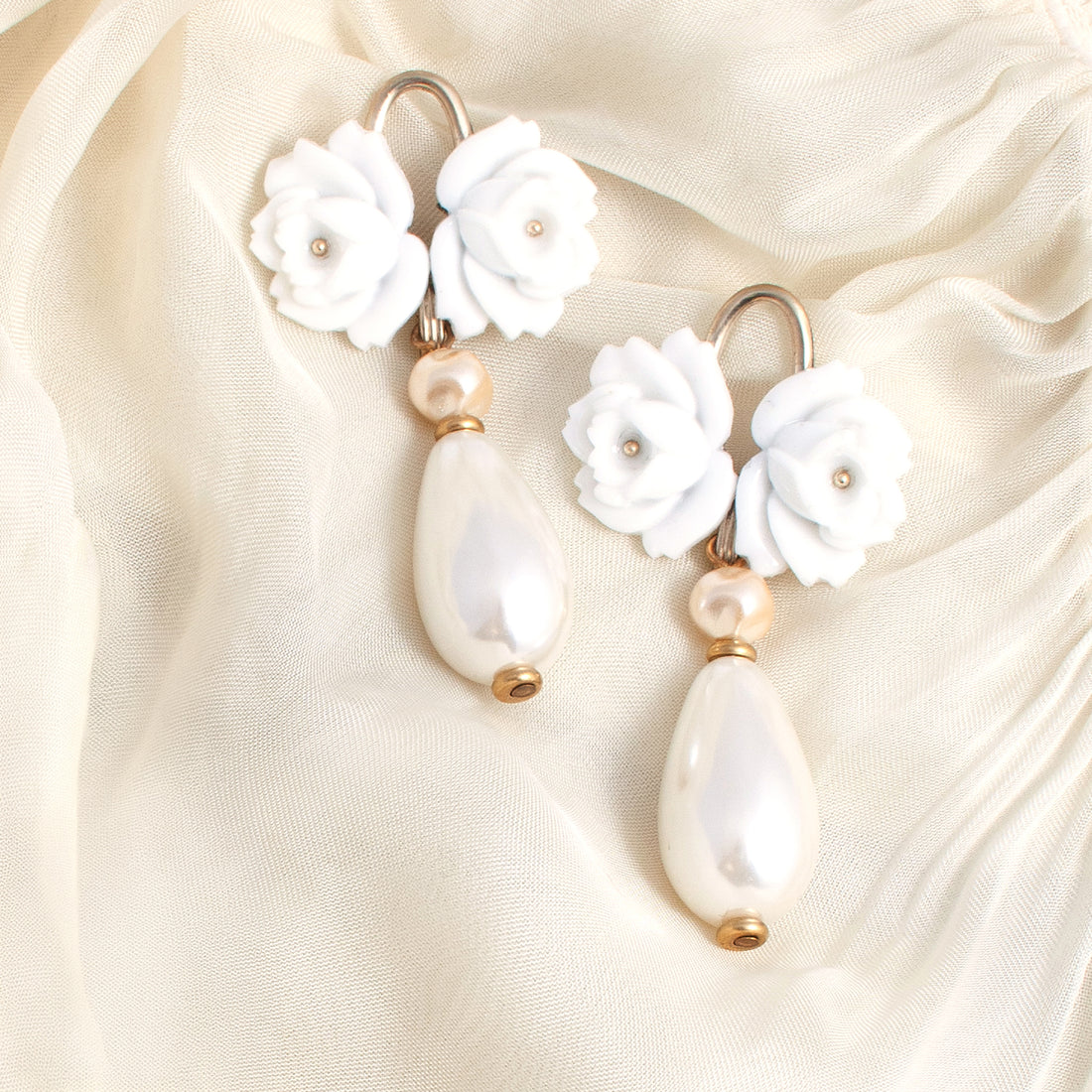 ROSEBUD EARRING
