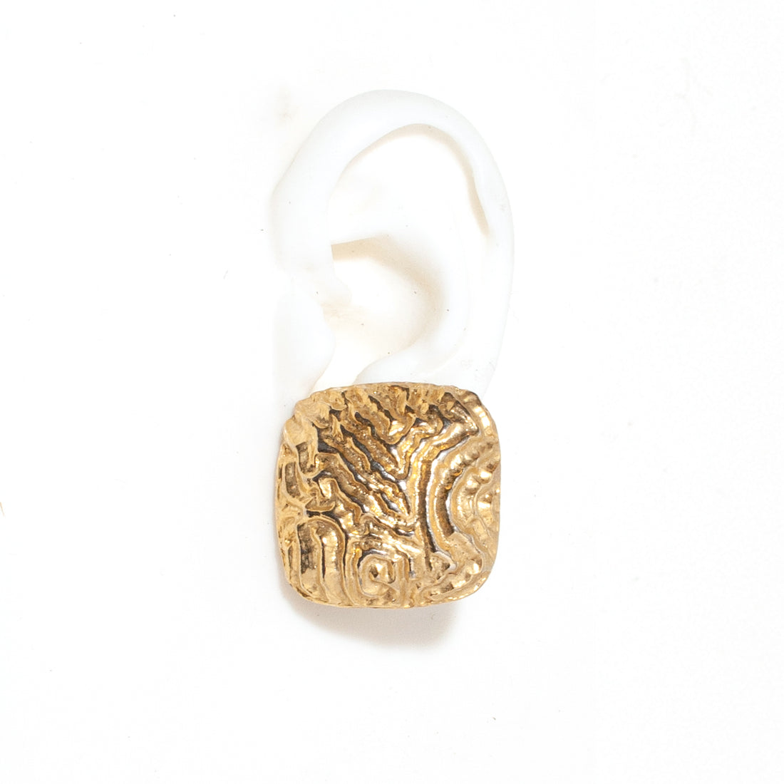 VINTAGE RIPPLE GOLD CLIP EARRINGS